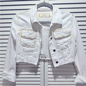 Met cropped jacket.